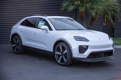 2025 Porsche Macan 4S