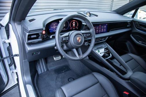 2025 Porsche Macan 4S
