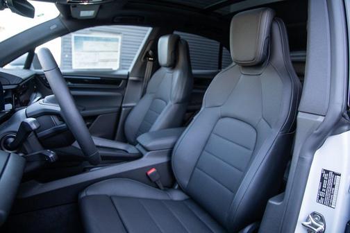 2025 Porsche Macan 4S
