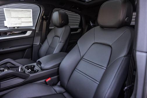 2025 Porsche Cayenne 