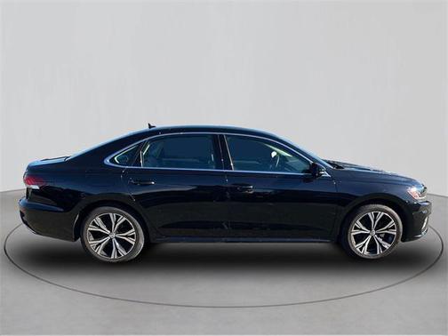 2022 Volkswagen Passat 2.0T SE