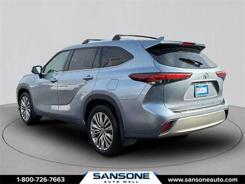 2024 Toyota Highlander LE I4