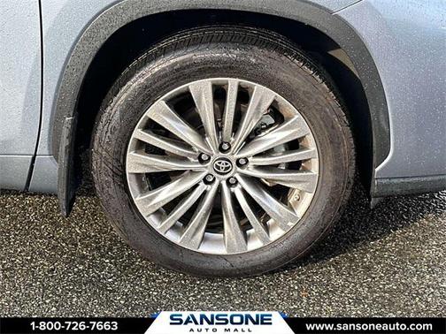 2024 Toyota Highlander LE I4