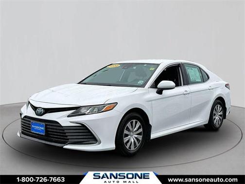 2022 Toyota Camry LE