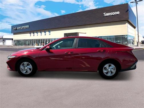 2025 Hyundai ELANTRA SE