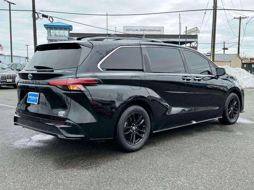 2022 Toyota Sienna XSE 7 Passenger