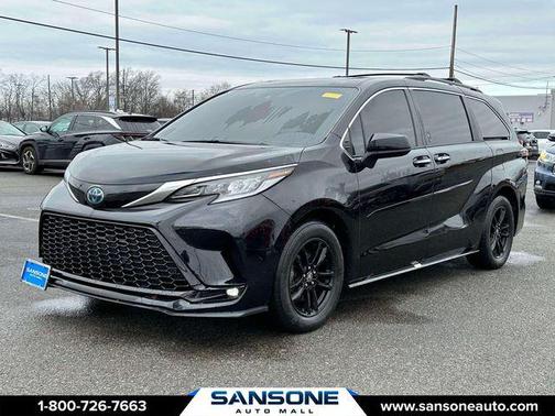 2022 Toyota Sienna XSE 7 Passenger