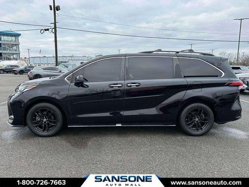 2022 Toyota Sienna XSE 7 Passenger