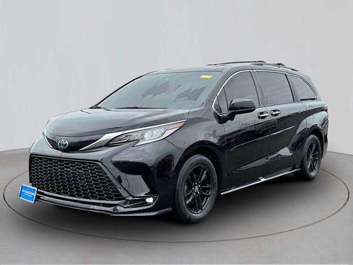 2022 Toyota Sienna XSE 7 Passenger