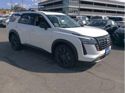 White Pearl 2026 Nissan Pathfinder SL