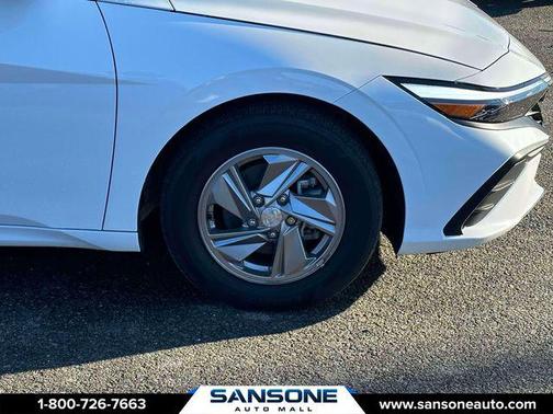 2024 Hyundai ELANTRA SE