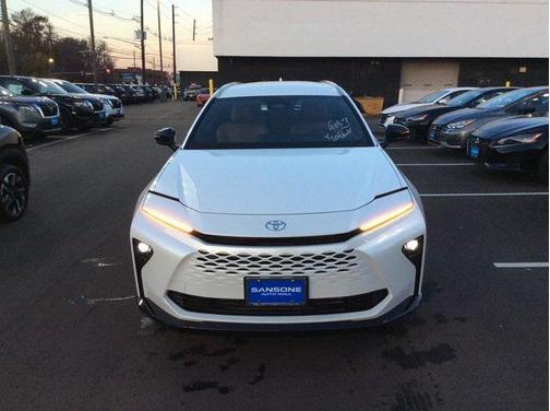 2025 Toyota Crown Signia XLE