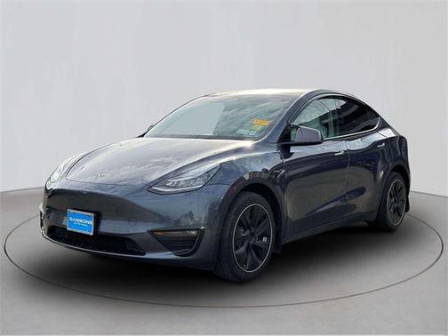 2022 Tesla Model Y Long Range Dual Motor All-Wheel Drive