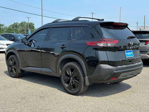 Super Black 2023 Nissan Rogue SL
