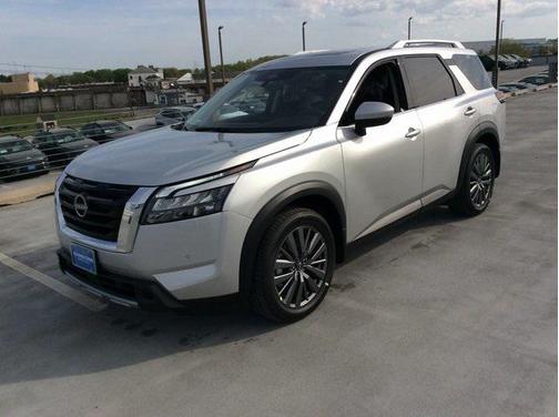 2025 Nissan Pathfinder SL 4WD