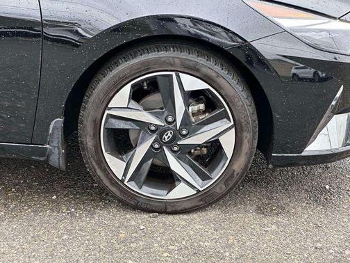 Onyx Black 2023 Hyundai ELANTRA Limited