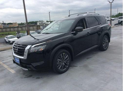 2025 Nissan Pathfinder SL 4WD