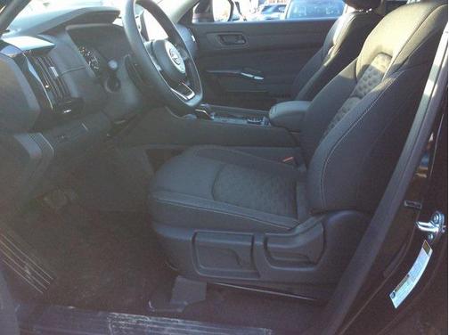 2025 Nissan Pathfinder S 4WD