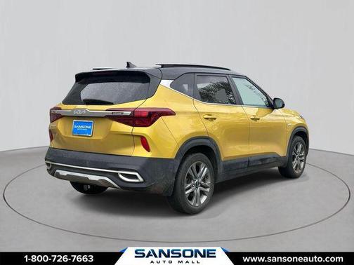 Starbright Yellow/Black Roof 2023 Kia Seltos S