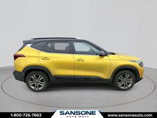 Starbright Yellow/Black Roof 2023 Kia Seltos S