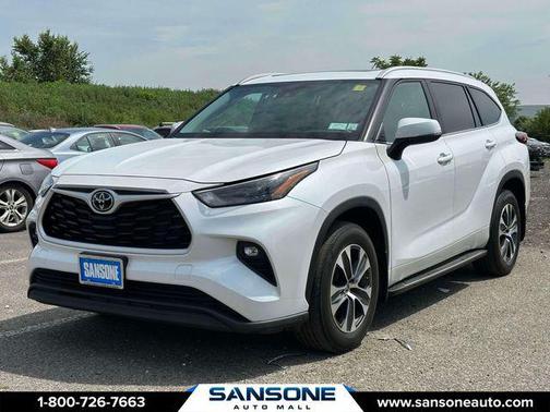 Wind Chill Pearl 2023 Toyota Highlander XLE
