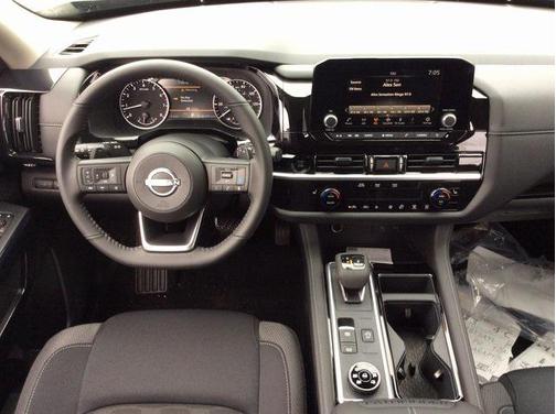 2025 Nissan Pathfinder SV 4WD