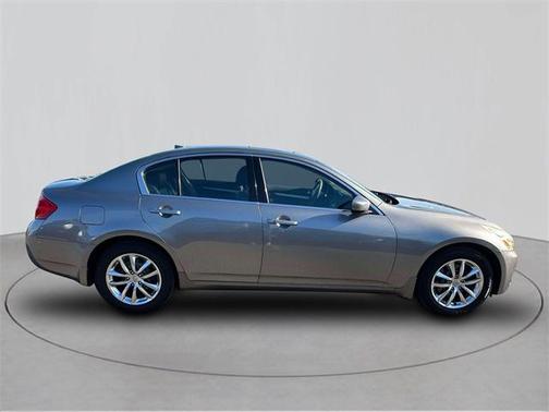 2009 INFINITI G37x Base