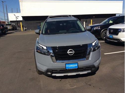2025 Nissan Pathfinder Platinum 4WD