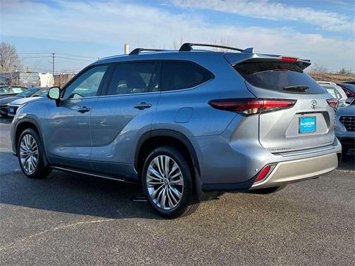 2024 Toyota Highlander Platinum