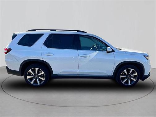 2023 Honda Pilot AWD Elite