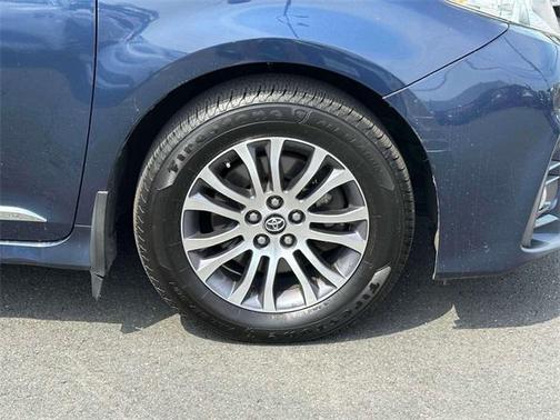2020 Toyota Sienna XLE