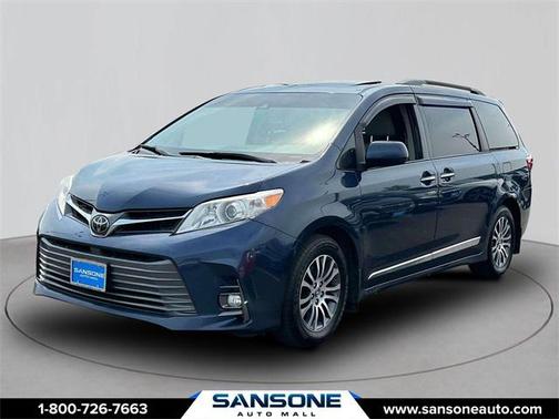 2020 Toyota Sienna XLE