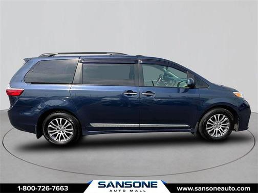 2020 Toyota Sienna XLE