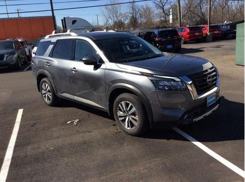 2025 Nissan Pathfinder SL 4WD