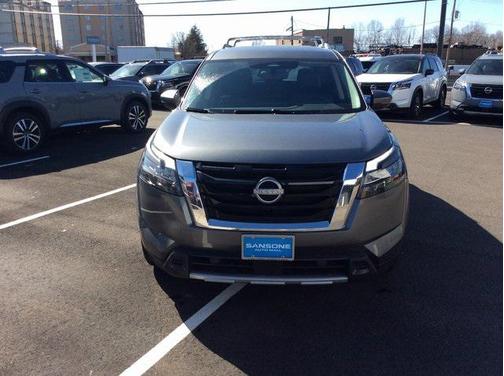 2025 Nissan Pathfinder SL 4WD