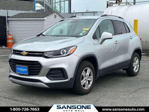 Silver Ice Metallic 2017 Chevrolet Trax LT