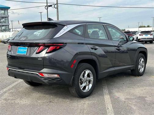 2023 Hyundai TUCSON SE