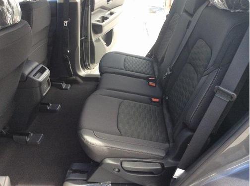 2025 Nissan Pathfinder S 4WD