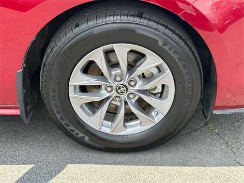 2022 Toyota Sienna LE