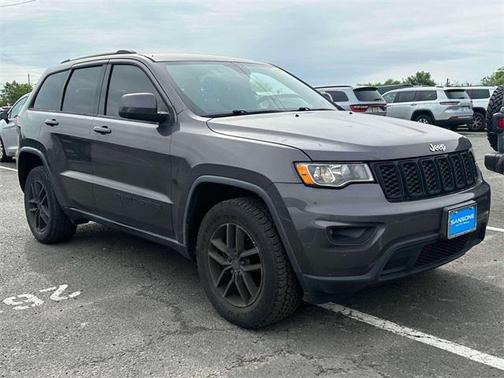 2017 Jeep Grand Cherokee Laredo