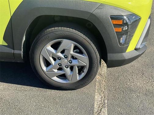 2024 Hyundai KONA SE