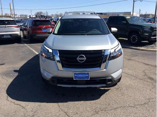 2025 Nissan Pathfinder SL 4WD