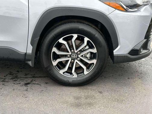 2025 Toyota Corolla Hybrid SE