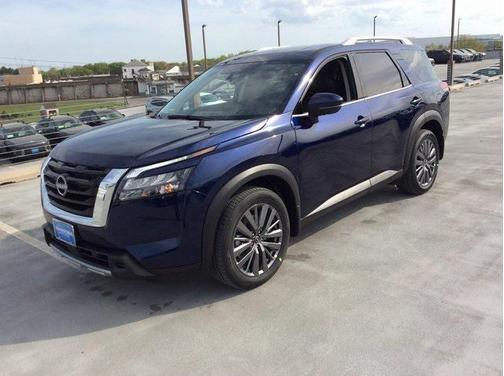 2025 Nissan Pathfinder SL 4WD