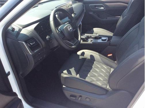 2025 Nissan Rogue Platinum