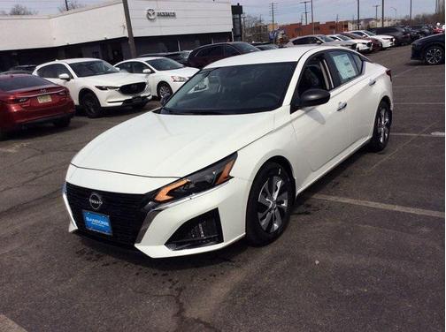 2025 Nissan Altima S FWD