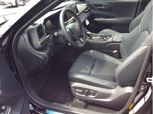 2025 Toyota Crown Signia XLE