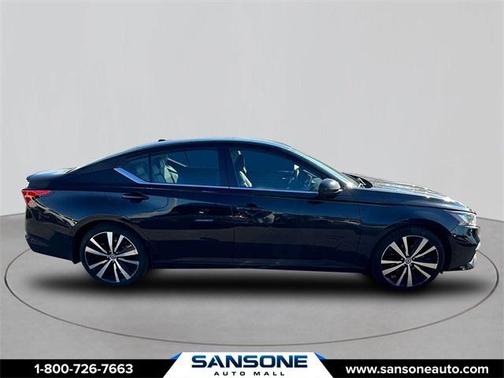 2022 Nissan Altima SR FWD