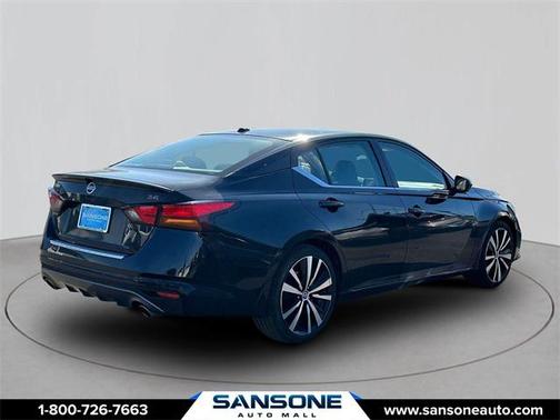 2022 Nissan Altima SR FWD