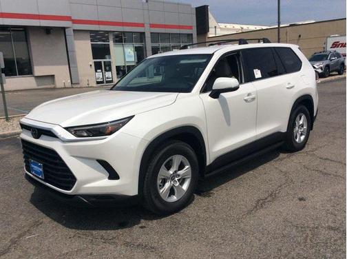 2025 Toyota Highlander LE